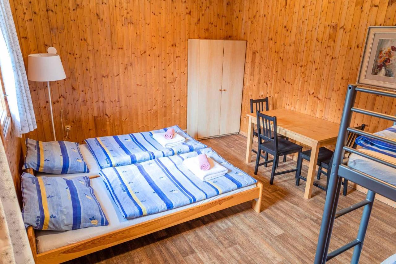 Отель Cejch - Rekreacni Areal S Restauraci Knezmost Экстерьер фото